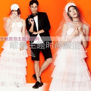 90后时尚个性婚纱情侣主题摄影白纱 影楼展会新款蛋糕裙旅拍礼服婚纱
