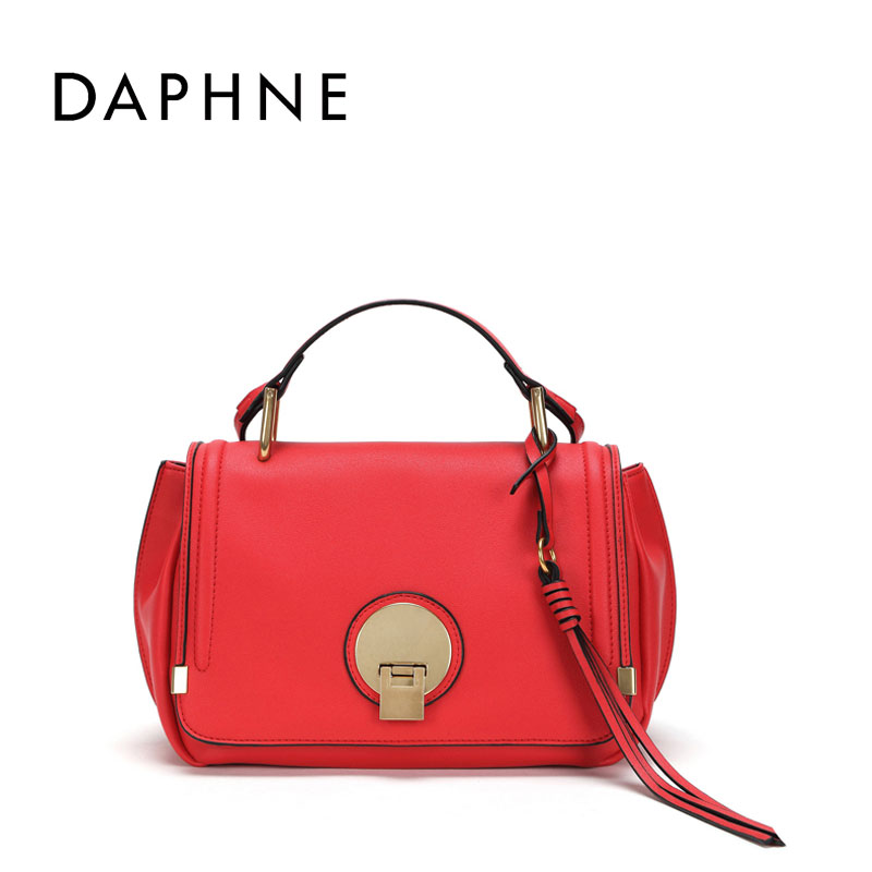 Daphne/达芙妮时尚潮流流苏包锁扣简约大容量网红女斜挎女包大包