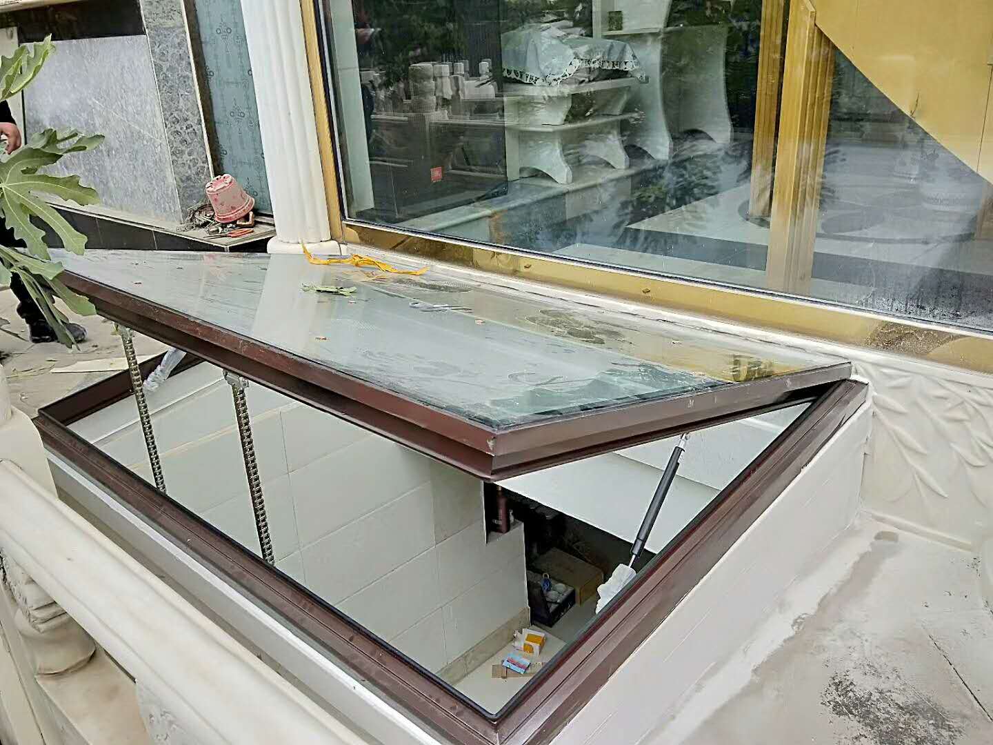 铝合金天窗电动中空蜂巢钢化玻璃