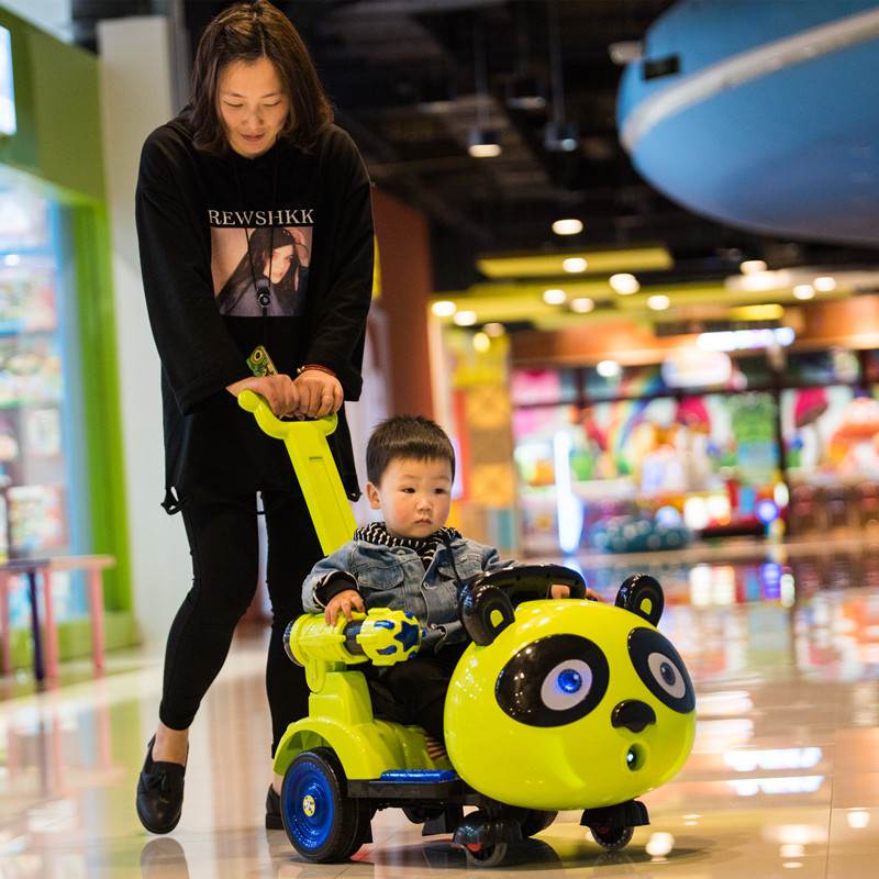 儿童电动车室内摇摆童车四轮带遥控扭扭三轮玩具车可坐人手推汽车