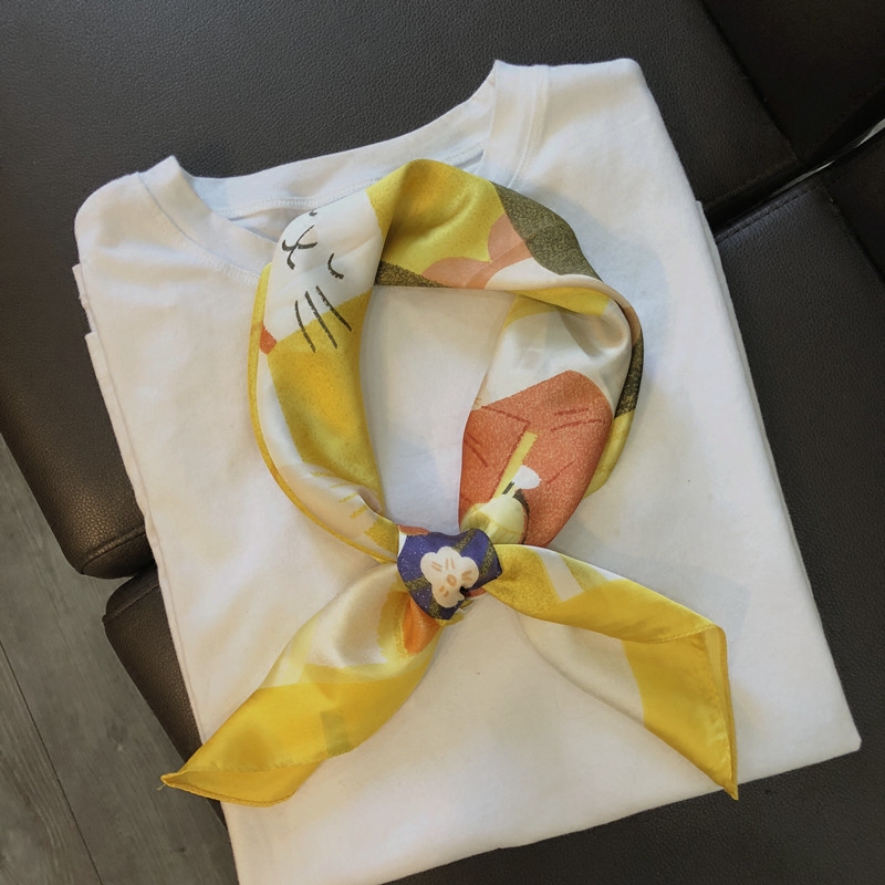值得收藏的油画丝巾日系文艺小方巾猫咪少女黄色小围巾装饰领巾春