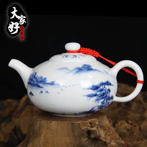 青花山水陶瓷茶壶图片