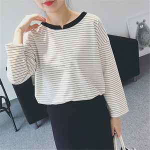 春秋新款韩版V领宽松条纹长袖T恤女大码学生体恤打底衫外穿上衣潮T恤