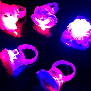 【夜光灯玩具地摊批发包邮价格】最新夜光灯玩