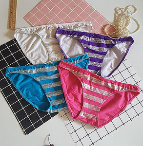 三角高叉内裤女图片