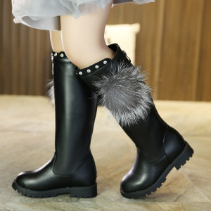 冬天的长鞋子图片