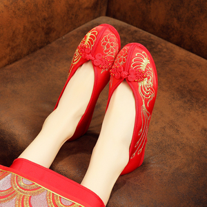 大红色结婚鞋图片