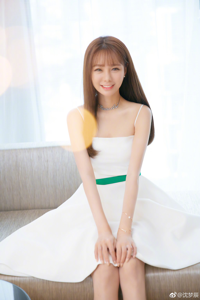 沈梦辰同款定制 白色吊带短裙敬酒伴娘公司年会生日红毯表演礼服