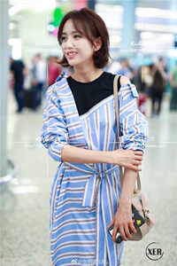 【佟丽娅同款衬衫裙价格】最新佟丽娅同款衬衫