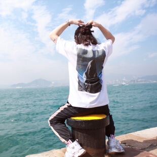 2018夏季日系基督女神双手合十背后祈祷人物印花宽松男女潮t恤