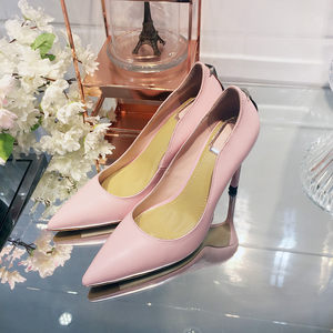 【马蹄跟高跟鞋图片】马蹄跟高跟鞋图片大全