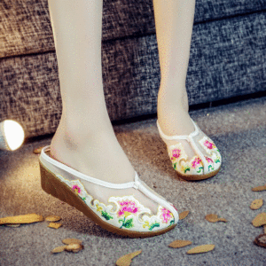 绣花凉鞋女民族风凉鞋女夏2017新款百搭中跟