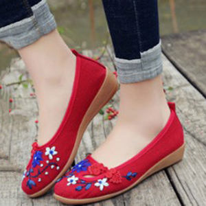 【正宗老北京布鞋女绣花价格】最新正宗老北京