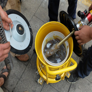  span class=h>黄油机 /span>黄油枪单泵锂基脂注油器直接放桶打黄油