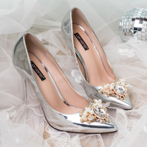 高跟鞋单鞋女婚鞋2018夏季新款婚纱鞋银色浅口细跟尖头鞋女鞋水钻