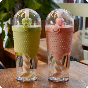 新款吸管蛋白粉健身水杯便携式塑料搅拌杯随手杯户外运动水壶杯子