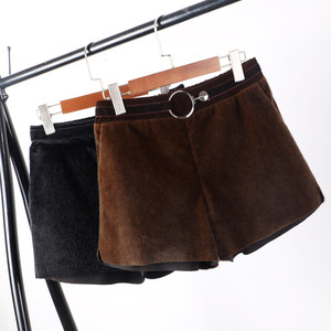 马毛短裤女图片