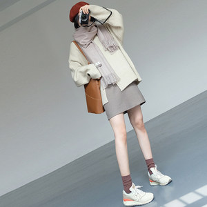 衣摆宽松毛衣图片