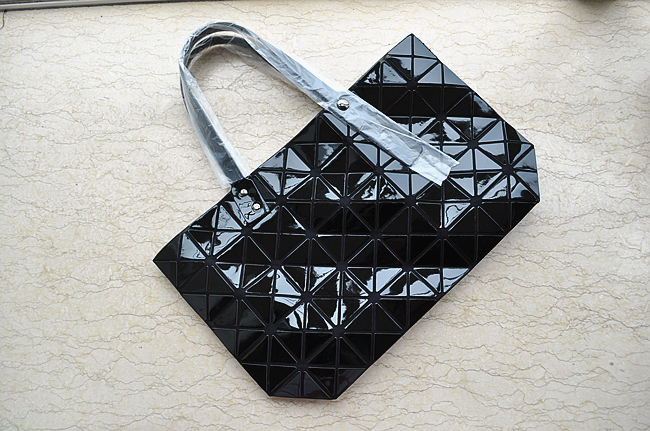 日本夏潮新款几何菱形镭射包拼接简约格子单肩折叠包手提女包菱格