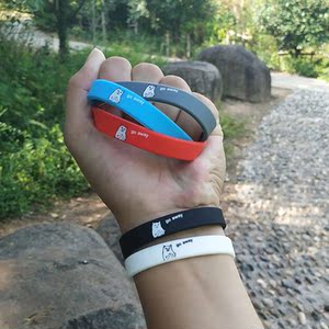 乔丹潮牌硅胶情侣手环欧美街头嘻哈个性运动百搭中指猫硅胶男女手