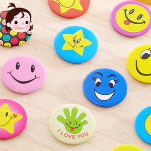 彩色笑脸表情胸章多表情金属 span class=h>徽章 /span> 儿童卡通可爱