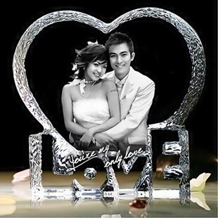水晶新款爱情内雕个性礼品定制love心形男女情侣人像创意礼物摆件