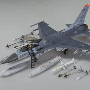 class=h>戰鬥機 /span>1:48美軍f16cj代工改造噴漆塗裝成品