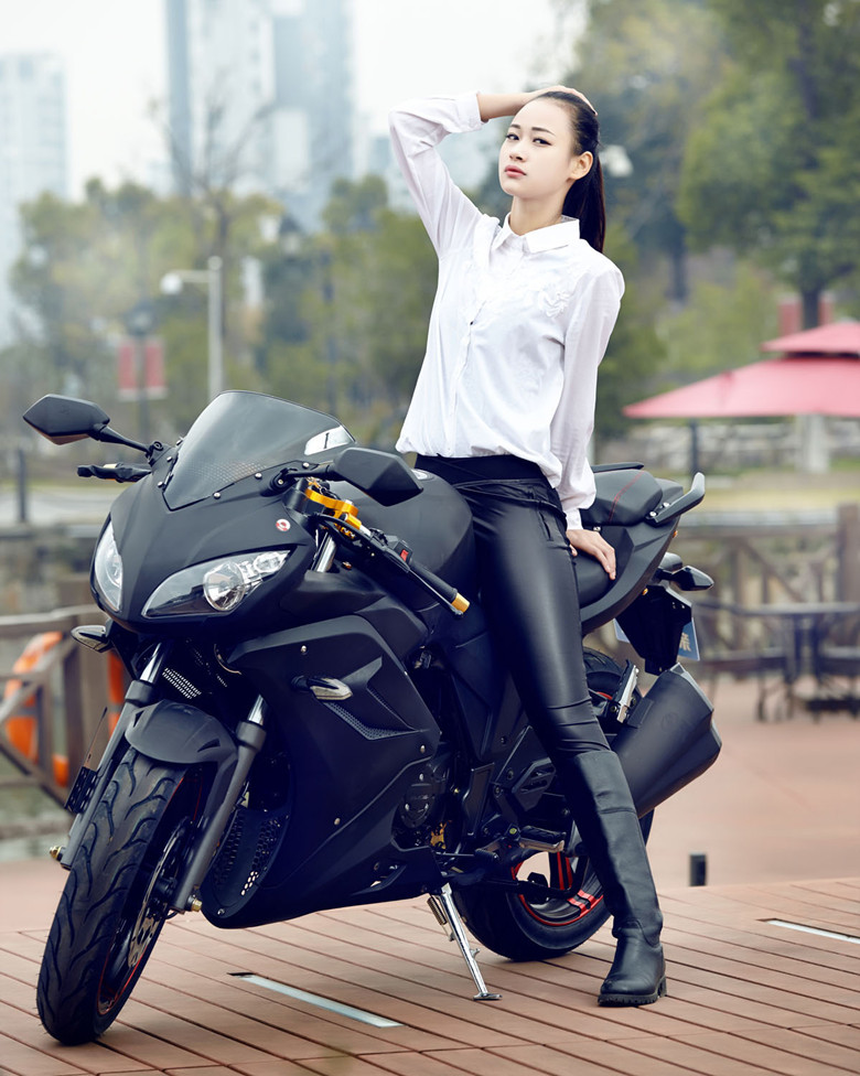 地平线4代电动摩托车街车/仿雅马哈电动地平线大跑车/电趴公路赛