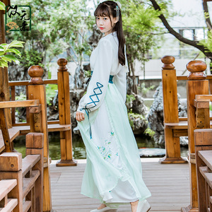 class=h>女装 /span>飘逸清新淡雅古风汉服套装秋