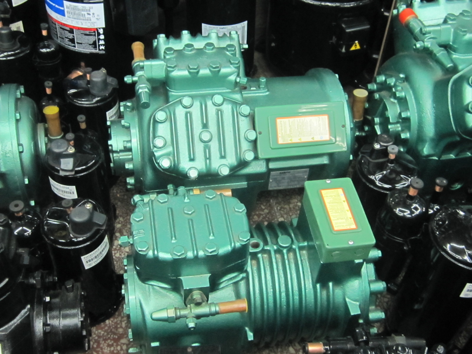 原装三洋sanyao 15hp匹半封闭 冷库 低温压缩机 c-l105m81 10.5kw