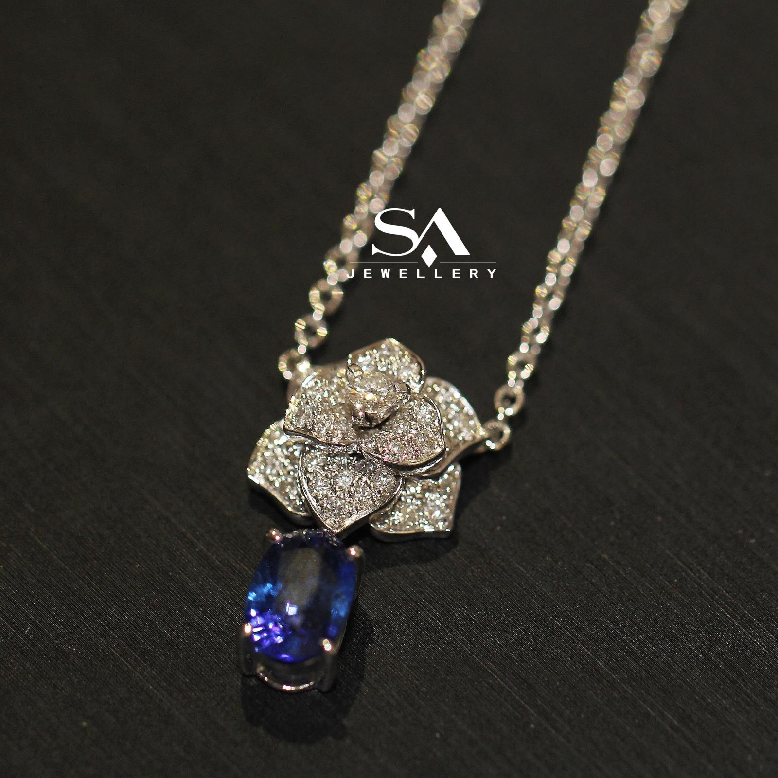 纪梵禧珠宝&trade; 18k金蓝宝石玫瑰花钻石项链 天然椭圆蓝宝石项链