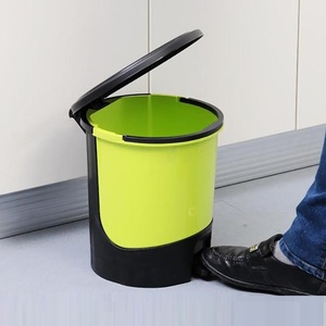 翻盖脚踩垃圾桶图片